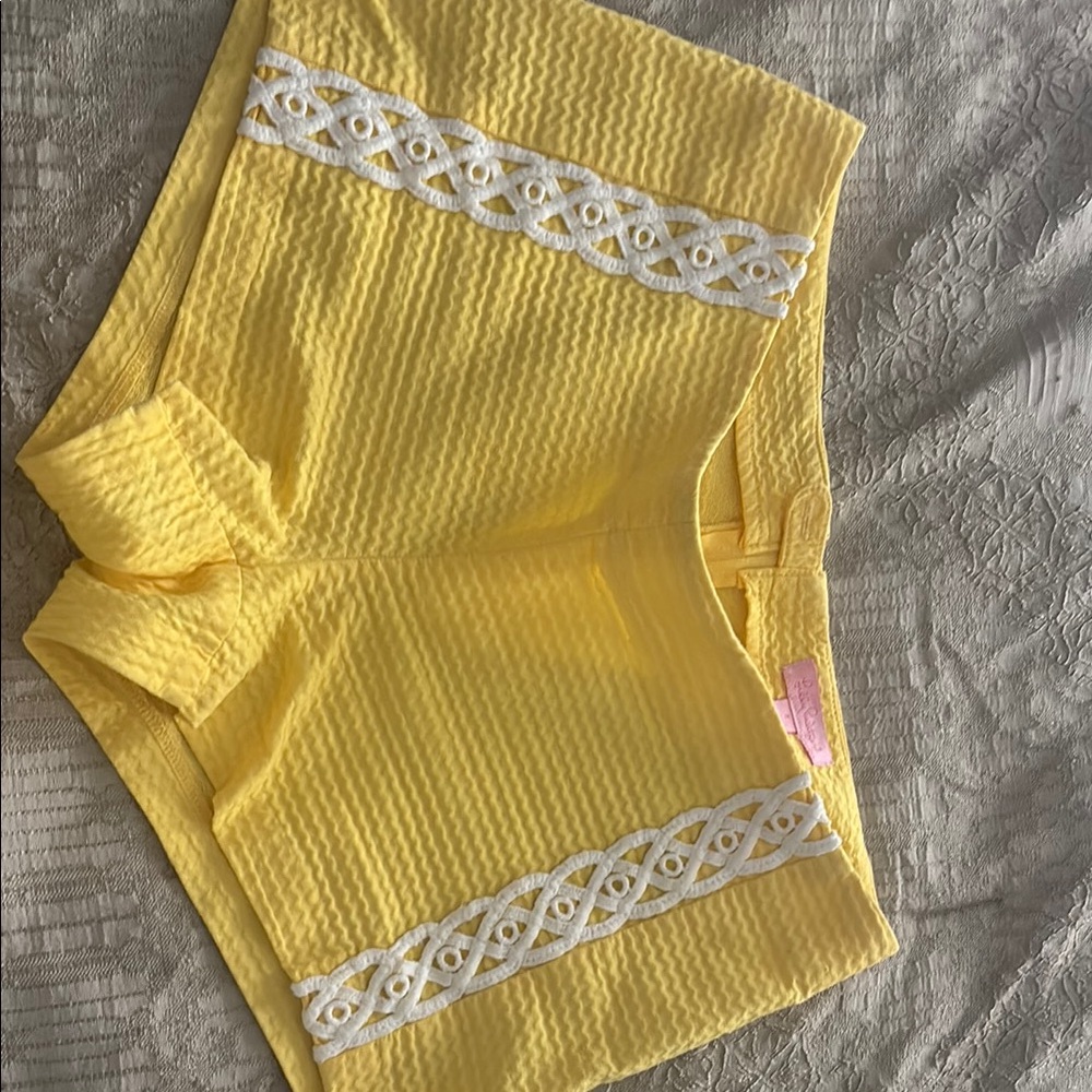 Lilly Pulitzer Yellow Shorts Size 4